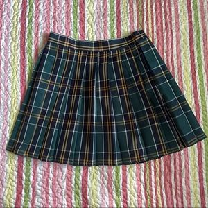 Y2k style preppy schoolgirl forest green plaid pleated skirt, women’s medium